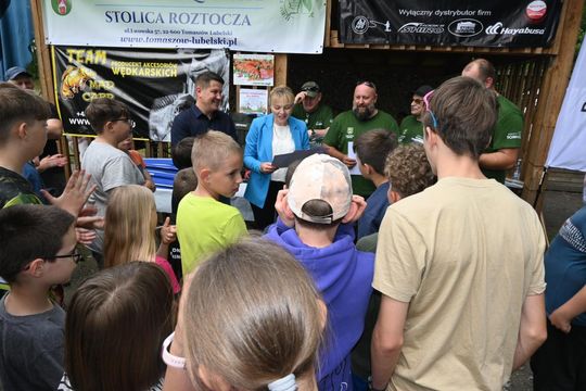 Zawody wędkarskie dla dzieci i młodzieży w Rogóźnie