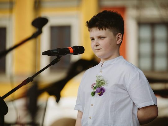 Folk Młodym Głosem. Koncert laureatów na Rynku Wielkim w Zamościu - galeria zdjęć