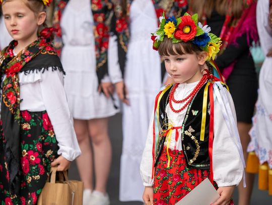 Folk Młodym Głosem. Koncert laureatów na Rynku Wielkim w Zamościu - galeria zdjęć