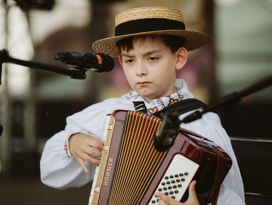 Folk Młodym Głosem. Koncert laureatów na Rynku Wielkim w Zamościu - galeria zdjęć