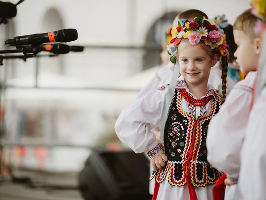 Folk Młodym Głosem. Koncert laureatów na Rynku Wielkim w Zamościu - galeria zdjęć