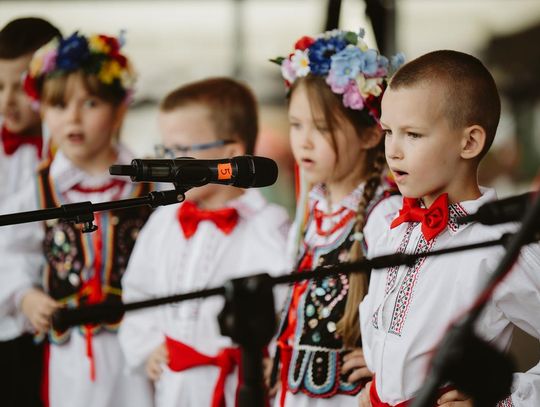 Folk Młodym Głosem. Koncert laureatów na Rynku Wielkim w Zamościu - galeria zdjęć