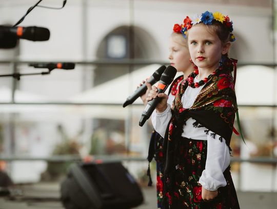 Folk Młodym Głosem. Koncert laureatów na Rynku Wielkim w Zamościu - galeria zdjęć