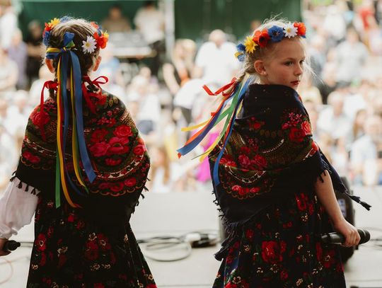 Folk Młodym Głosem. Koncert laureatów na Rynku Wielkim w Zamościu - galeria zdjęć
