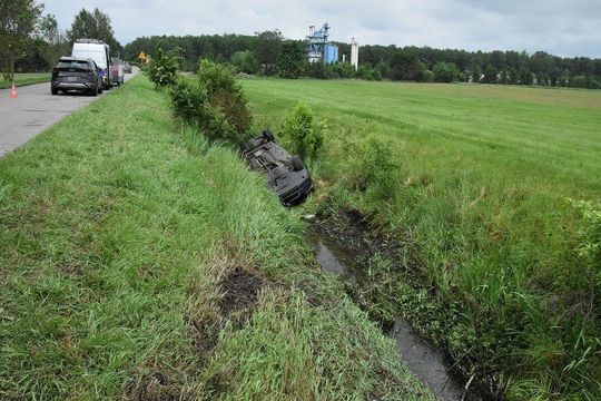 Lubelskie: Wypadek w ulewnym deszczu. Nauczycielka nie przeżyła [ZDJĘCIA]