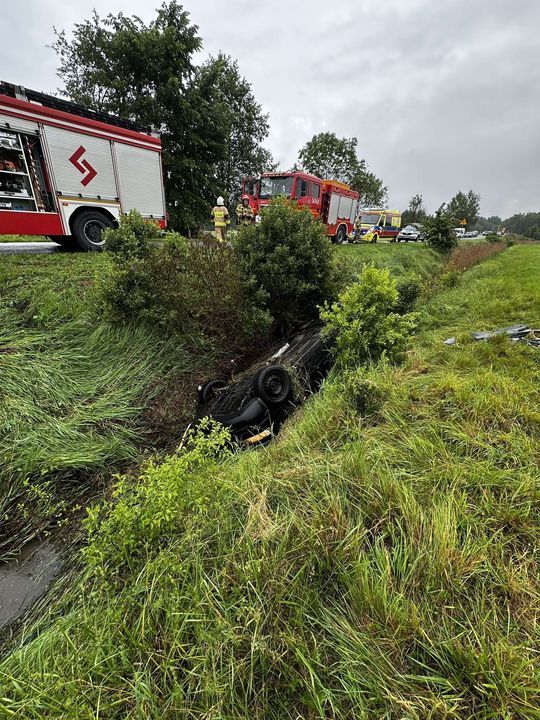 Lubelskie: Wypadek w ulewnym deszczu. Nauczycielka nie przeżyła [ZDJĘCIA]