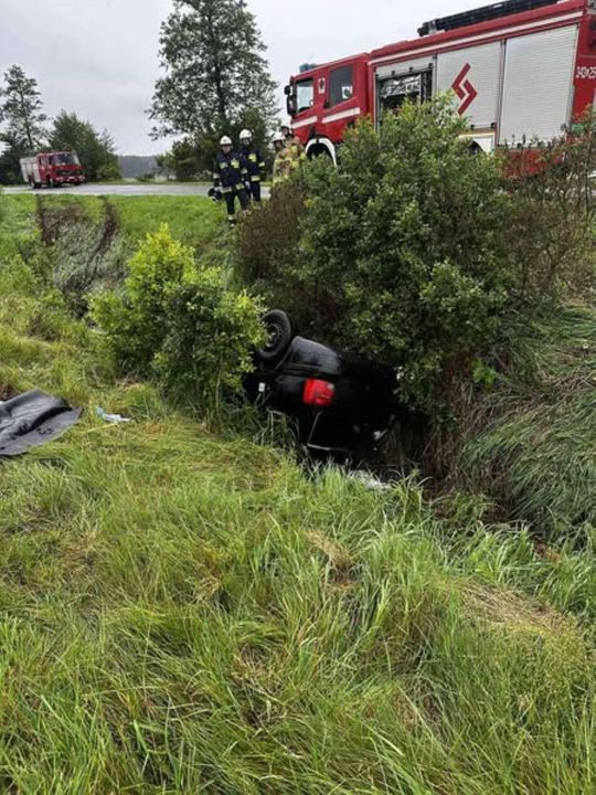 Lubelskie: Wypadek w ulewnym deszczu. Nauczycielka nie przeżyła [ZDJĘCIA]