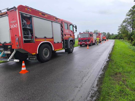 Lubelskie: Wypadek w ulewnym deszczu. Nauczycielka nie przeżyła [ZDJĘCIA]
