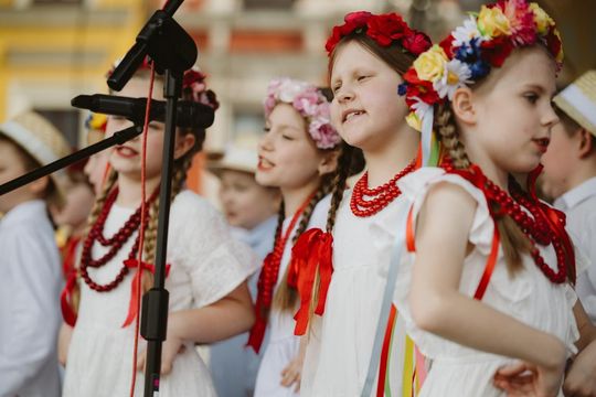 Folk Młodym Głosem. Koncert laureatów na Rynku Wielkim w Zamościu - galeria zdjęć