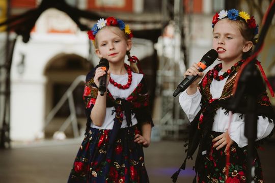 Folk Młodym Głosem. Koncert laureatów na Rynku Wielkim w Zamościu - galeria zdjęć