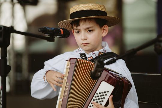 Folk Młodym Głosem. Koncert laureatów na Rynku Wielkim w Zamościu - galeria zdjęć