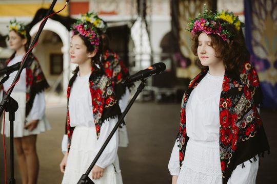 Folk Młodym Głosem. Koncert laureatów na Rynku Wielkim w Zamościu - galeria zdjęć