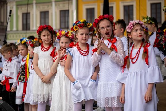 Folk Młodym Głosem. Koncert laureatów na Rynku Wielkim w Zamościu - galeria zdjęć