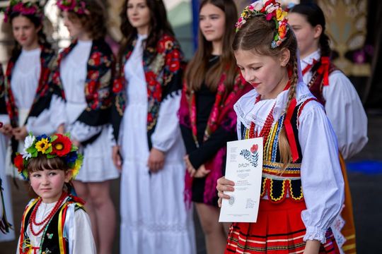Folk Młodym Głosem. Koncert laureatów na Rynku Wielkim w Zamościu - galeria zdjęć