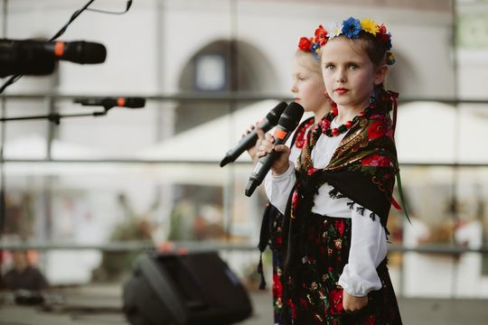 Folk Młodym Głosem. Koncert laureatów na Rynku Wielkim w Zamościu - galeria zdjęć
