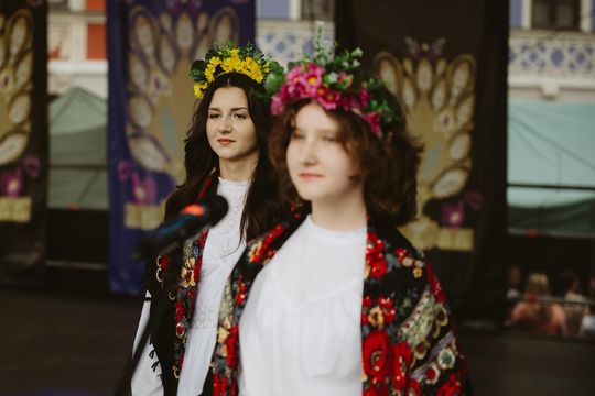 Folk Młodym Głosem. Koncert laureatów na Rynku Wielkim w Zamościu - galeria zdjęć