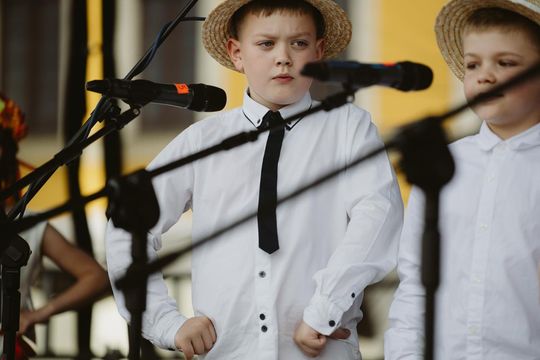 Folk Młodym Głosem. Koncert laureatów na Rynku Wielkim w Zamościu - galeria zdjęć
