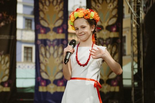 Folk Młodym Głosem. Koncert laureatów na Rynku Wielkim w Zamościu - galeria zdjęć