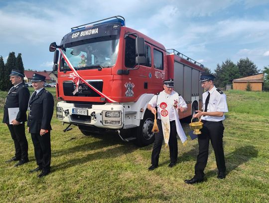 Nowy wóz dla strażaków w Bukowej [ZDJĘCIA]