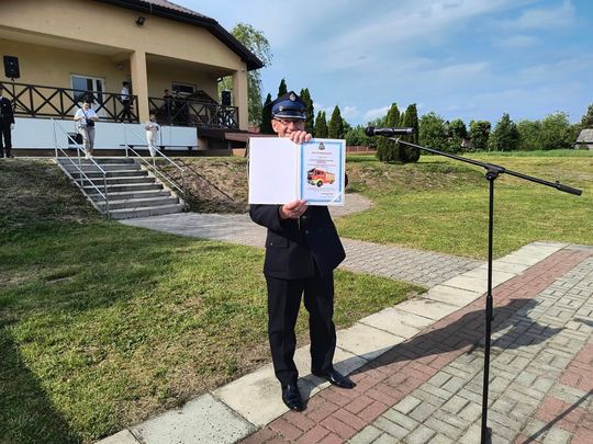 Nowy wóz dla strażaków w Bukowej [ZDJĘCIA]