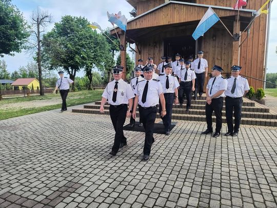 Nowy wóz dla strażaków w Bukowej [ZDJĘCIA]