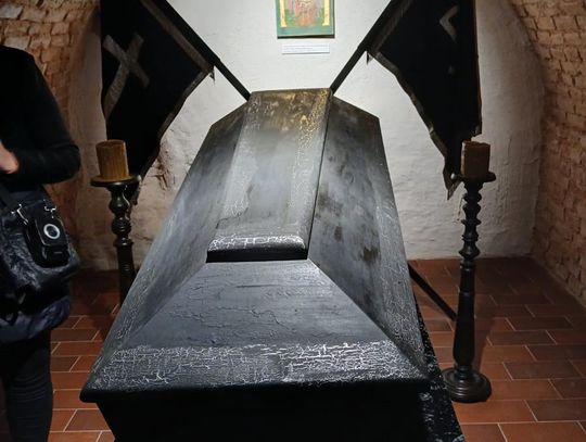 Odkryj tajemnice podziemnego Zamościa – zwiedzanie krypt franciszkańskich [ZDJĘCIA]