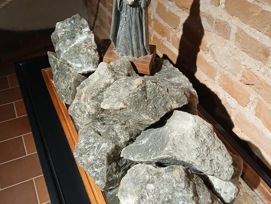 Odkryj tajemnice podziemnego Zamościa – zwiedzanie krypt franciszkańskich [ZDJĘCIA]