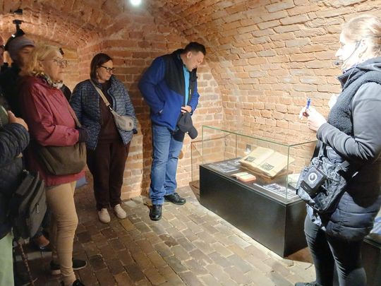 Odkryj tajemnice podziemnego Zamościa – zwiedzanie krypt franciszkańskich [ZDJĘCIA]