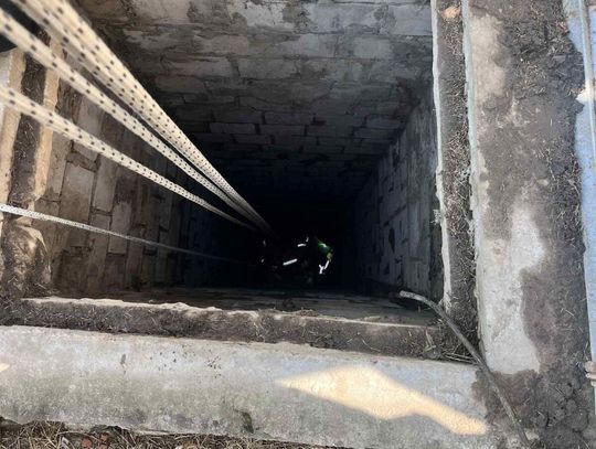 Gm. Hrubieszów: 40-latek stracił równowagę i runął z kilku metrów na beton