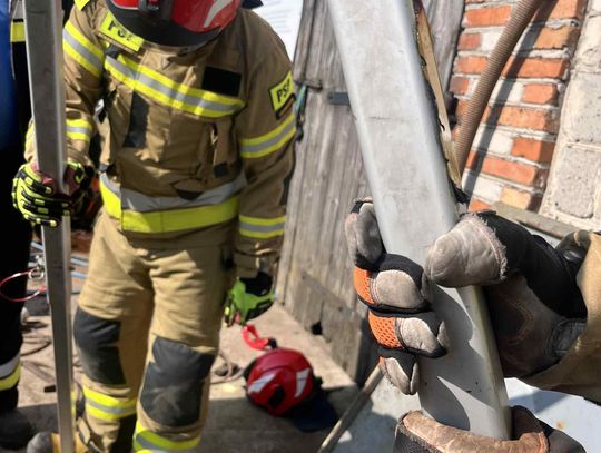 Gm. Hrubieszów: 40-latek stracił równowagę i runął z kilku metrów na beton