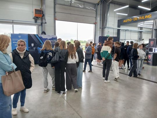 Zawada: „Poznaj zawody przyszłości”. Warsztat Momot promował kształcenie zawodowe