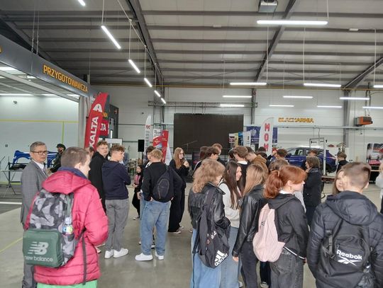 Zawada: „Poznaj zawody przyszłości”. Warsztat Momot promował kształcenie zawodowe