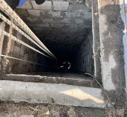 Gm. Hrubieszów: 40-latek stracił równowagę i runął z kilku metrów na beton