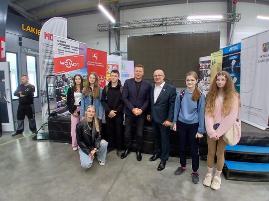 Zawada: „Poznaj zawody przyszłości”. Warsztat Momot promował kształcenie zawodowe Zawada: „Poznaj zawody przyszłości”. Warsztat Momot promował kształcenie zawodowe