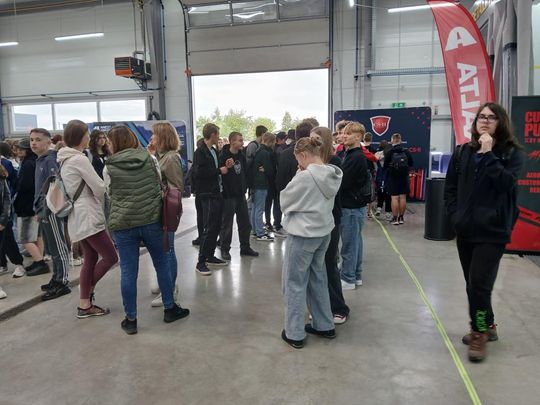 Zawada: „Poznaj zawody przyszłości”. Warsztat Momot promował kształcenie zawodowe Zawada: „Poznaj zawody przyszłości”. Warsztat Momot promował kształcenie zawodowe