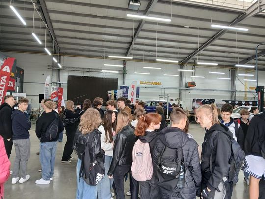 Zawada: „Poznaj zawody przyszłości”. Warsztat Momot promował kształcenie zawodowe Zawada: „Poznaj zawody przyszłości”. Warsztat Momot promował kształcenie zawodowe
