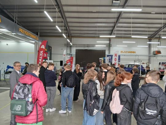 Zawada: „Poznaj zawody przyszłości”. Warsztat Momot promował kształcenie zawodowe Zawada: „Poznaj zawody przyszłości”. Warsztat Momot promował kształcenie zawodowe