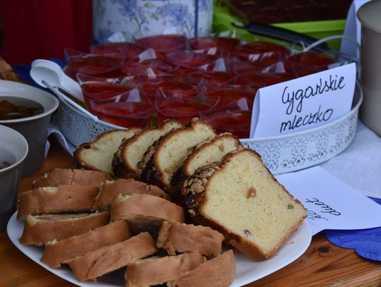 Turnieju Wsi. Hasło tegorocznej imprezy brzmiało „Cygańskim taborem do Okrągłego".