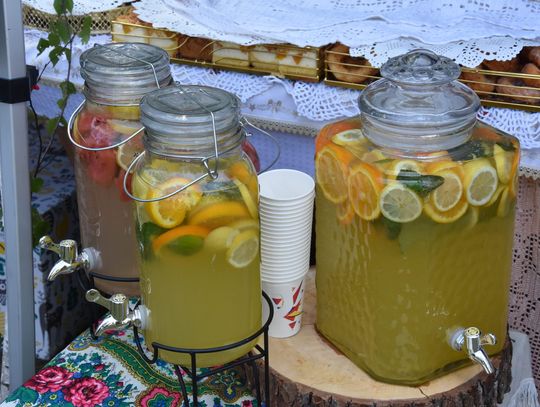 Turnieju Wsi. Hasło tegorocznej imprezy brzmiało „Cygańskim taborem do Okrągłego".