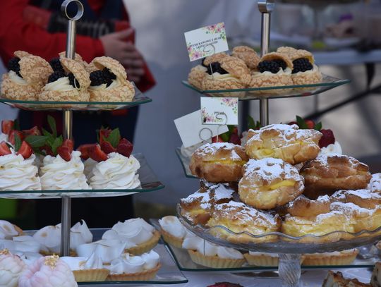 Turnieju Wsi. Hasło tegorocznej imprezy brzmiało „Cygańskim taborem do Okrągłego".