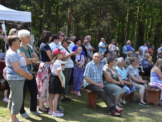 Turnieju Wsi. Hasło tegorocznej imprezy brzmiało „Cygańskim taborem do Okrągłego".