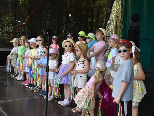 Turnieju Wsi. Hasło tegorocznej imprezy brzmiało „Cygańskim taborem do Okrągłego".