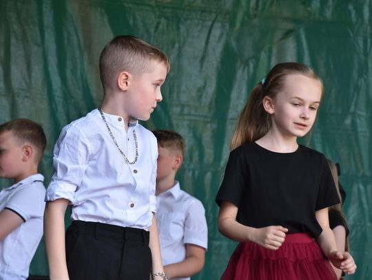 Turnieju Wsi. Hasło tegorocznej imprezy brzmiało „Cygańskim taborem do Okrągłego".