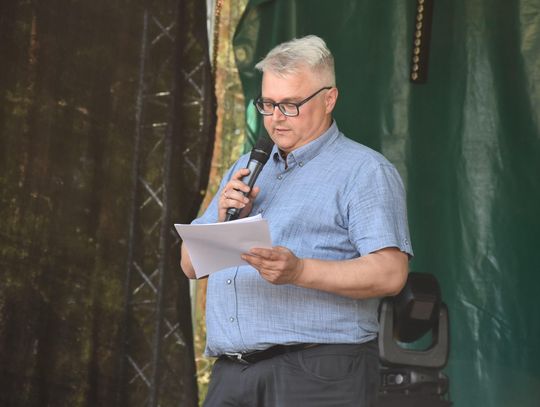 Turnieju Wsi. Hasło tegorocznej imprezy brzmiało „Cygańskim taborem do Okrągłego".