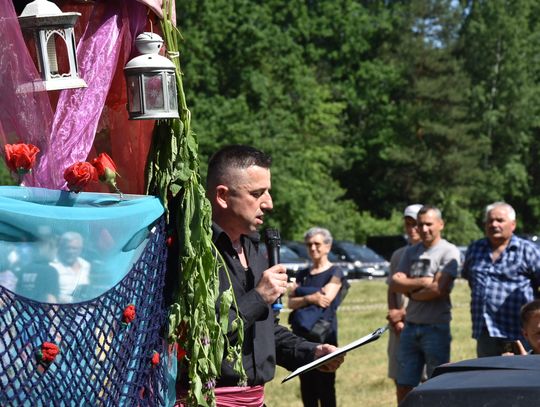 Turnieju Wsi. Hasło tegorocznej imprezy brzmiało „Cygańskim taborem do Okrągłego".