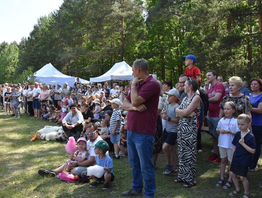 Turnieju Wsi. Hasło tegorocznej imprezy brzmiało „Cygańskim taborem do Okrągłego".