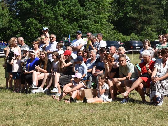 Turnieju Wsi. Hasło tegorocznej imprezy brzmiało „Cygańskim taborem do Okrągłego".