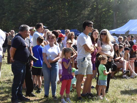 Turnieju Wsi. Hasło tegorocznej imprezy brzmiało „Cygańskim taborem do Okrągłego".