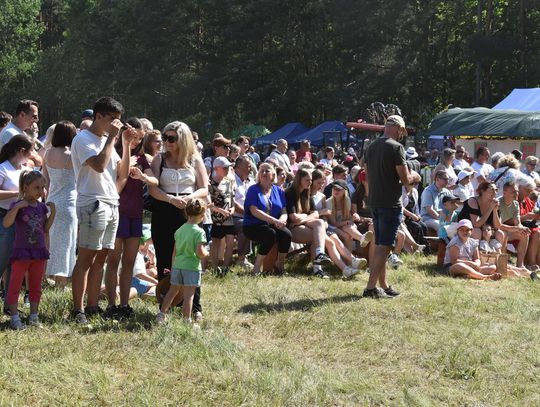 Turnieju Wsi. Hasło tegorocznej imprezy brzmiało „Cygańskim taborem do Okrągłego".