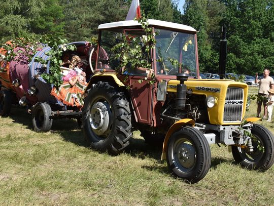 Turnieju Wsi. Hasło tegorocznej imprezy brzmiało „Cygańskim taborem do Okrągłego".